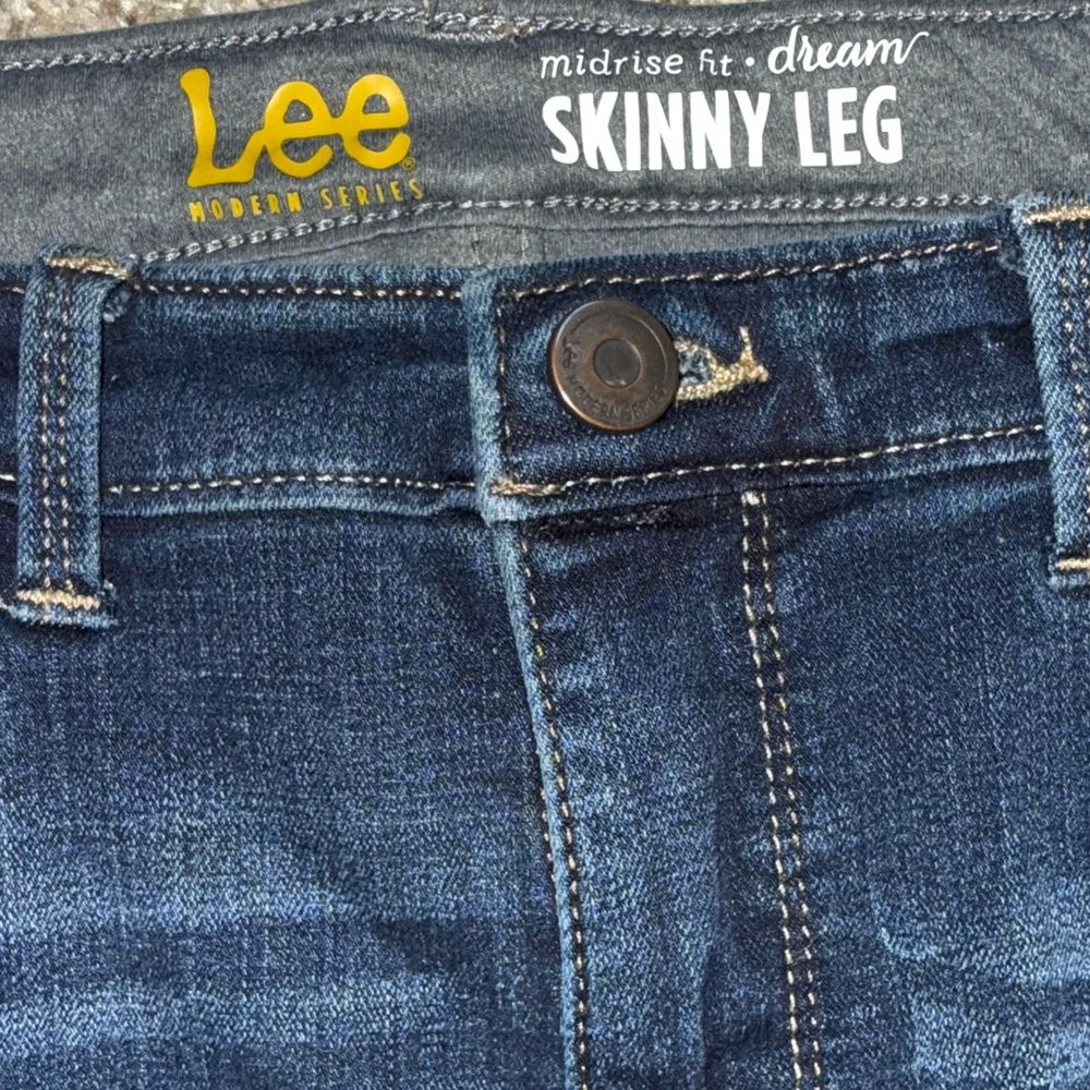 Women’s Skinny Jeans